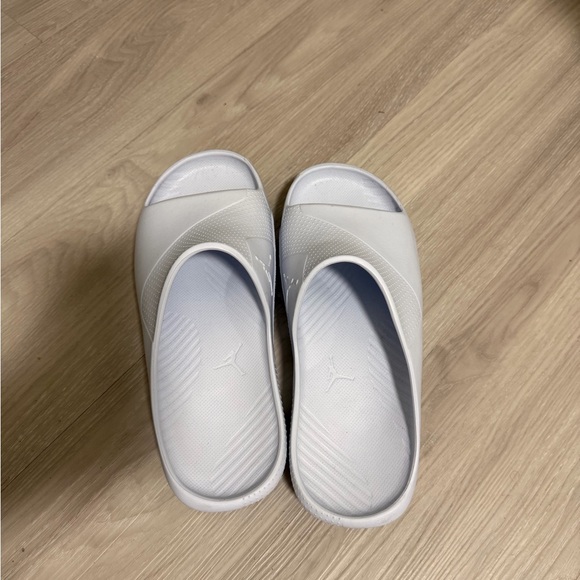 Jordan White Men's Loafers - Picture 5 of 5